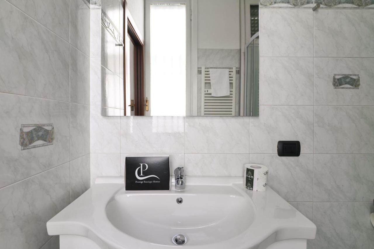Prestige Boutique Homes - Duomo 2 Milan Luaran gambar