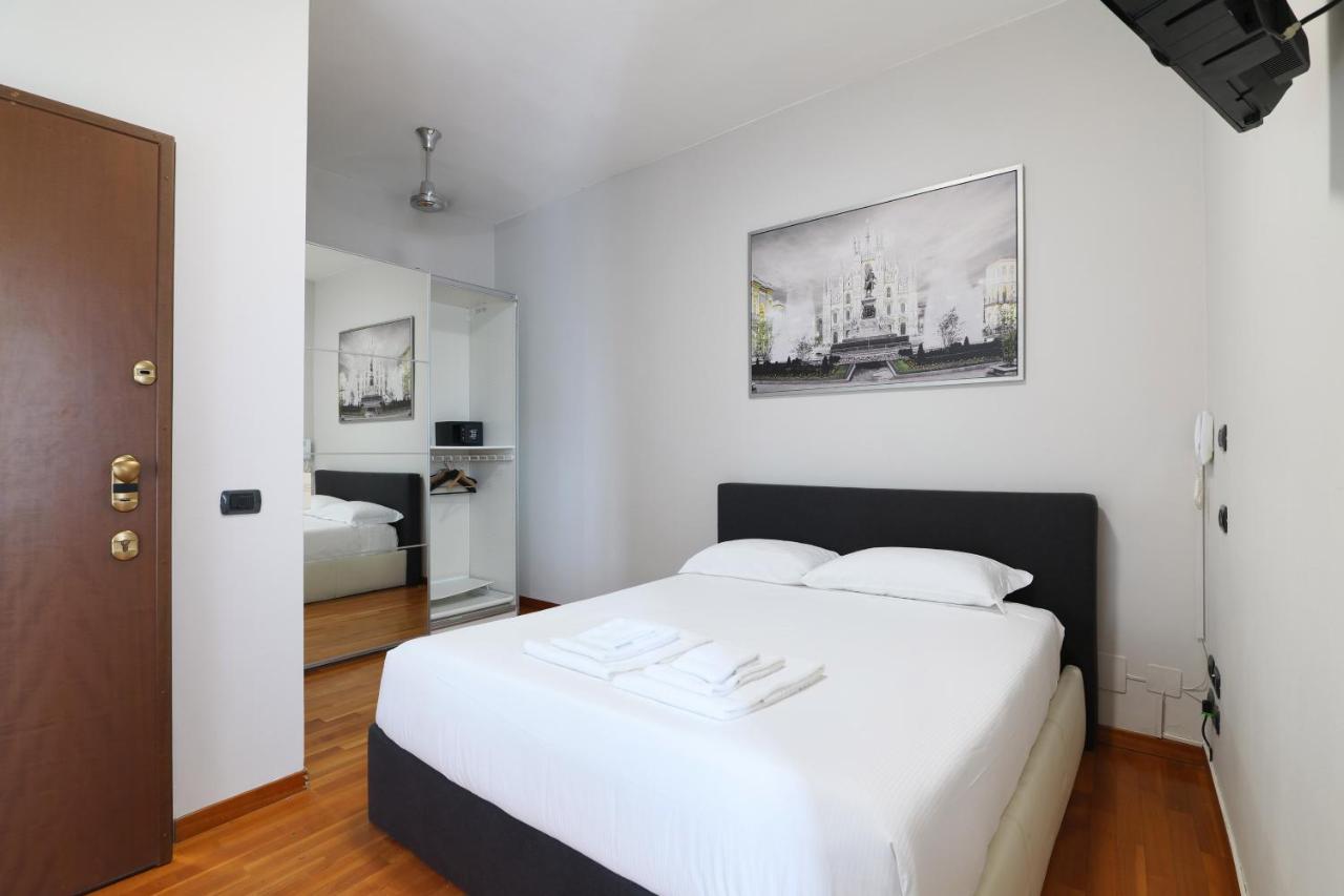 Prestige Boutique Homes - Duomo 2 Milan Luaran gambar