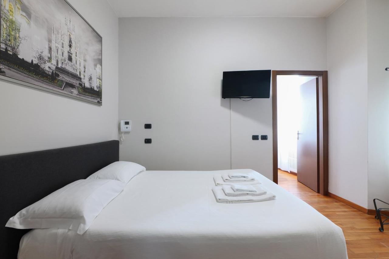 Prestige Boutique Homes - Duomo 2 Milan Luaran gambar