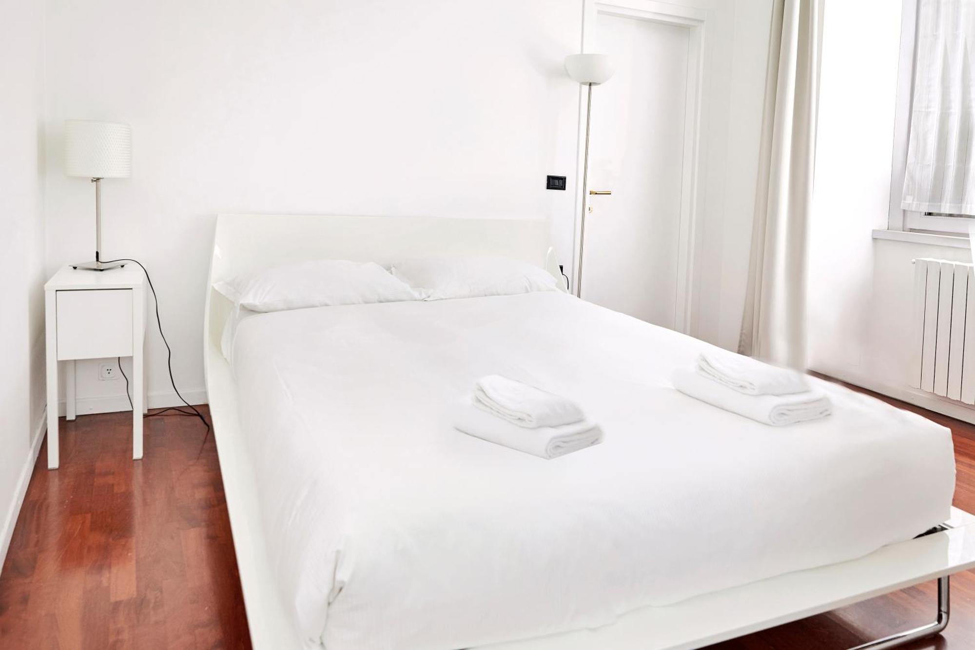 Prestige Boutique Homes - Duomo 2 Milan Luaran gambar